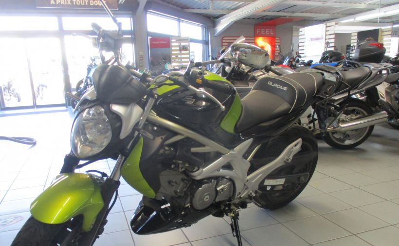 SUZUKI GLADIUS 650 30