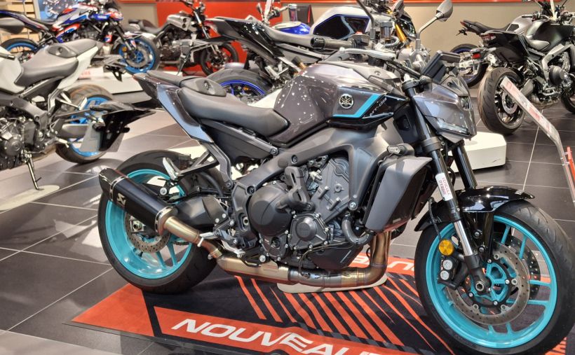 YAMAHA MT-09  Y-AMT 0