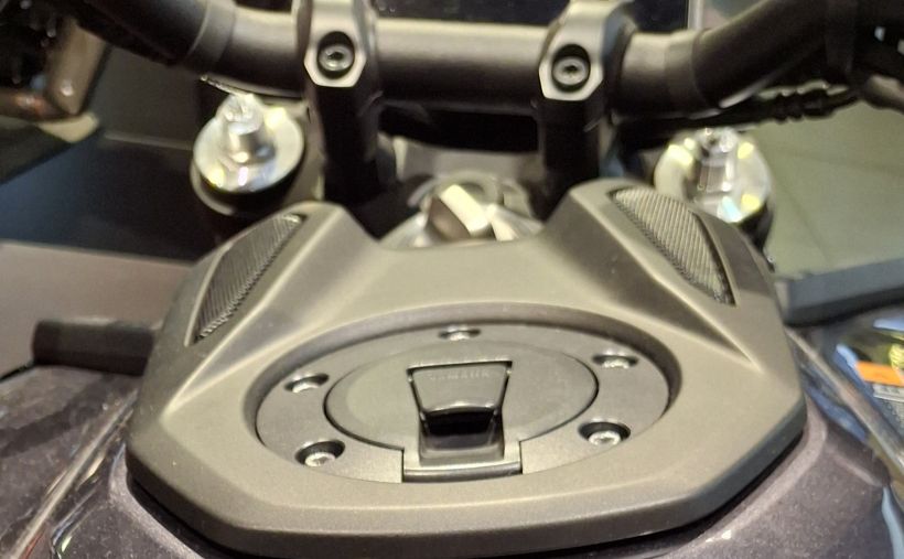YAMAHA MT-09  Y-AMT 3