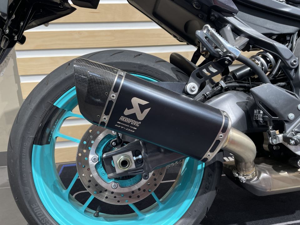 YAMAHA MT-09  Y-AMT 3