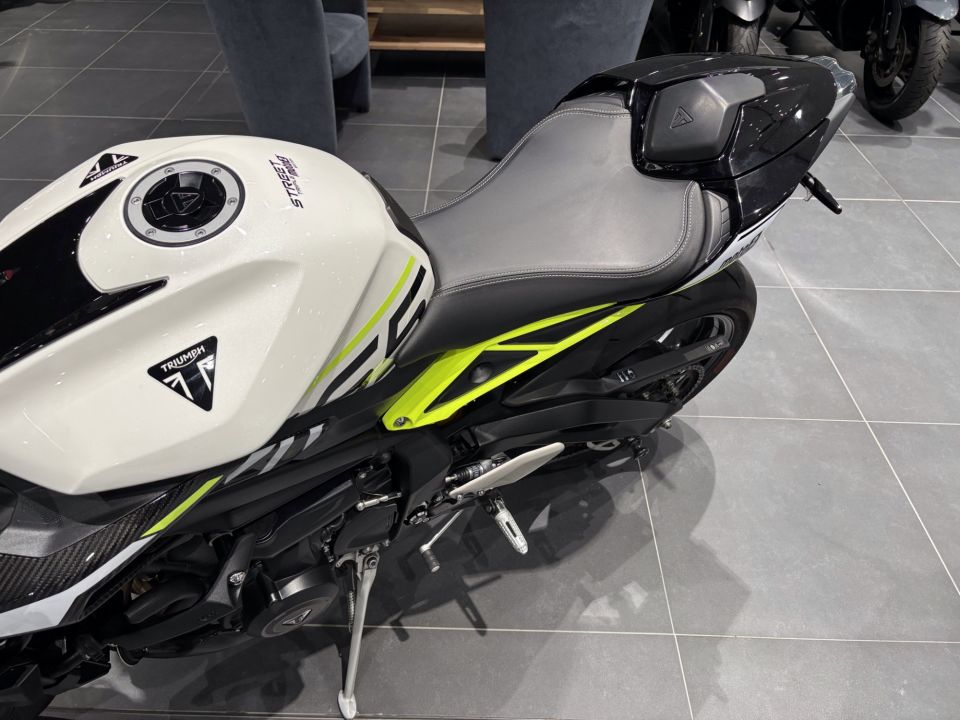 TRIUMPH STREET TRIPLE 765 15