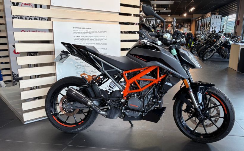 KTM 125 DUKE ABS 1