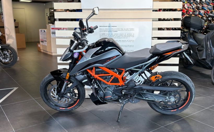 KTM 125 DUKE ABS 3