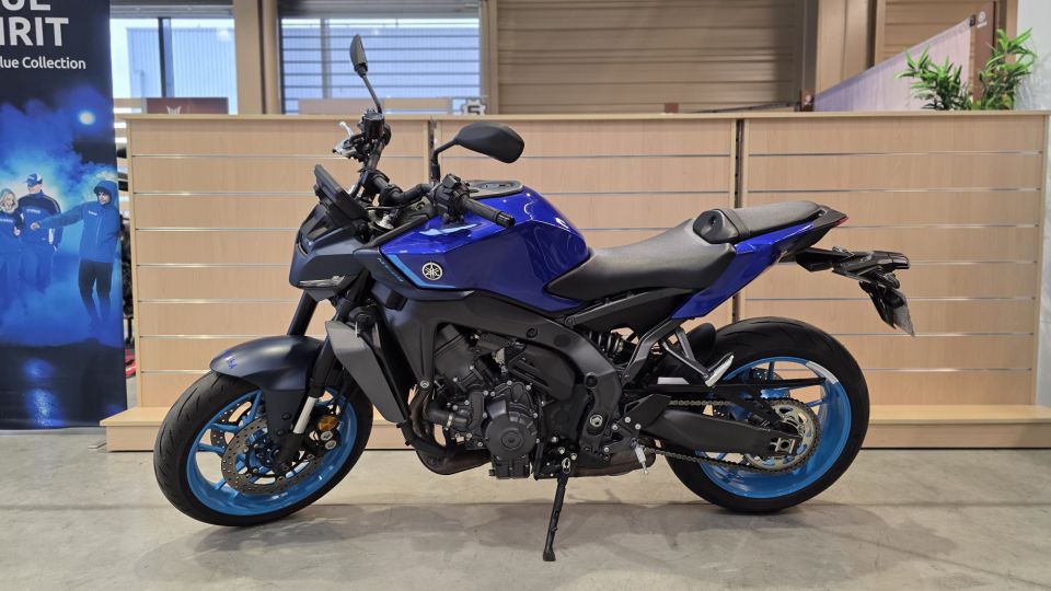 YAMAHA MT-09  Y-AMT 3