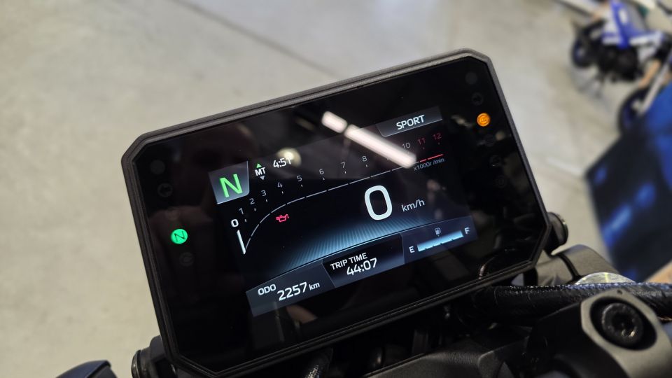 YAMAHA MT-09  Y-AMT 6