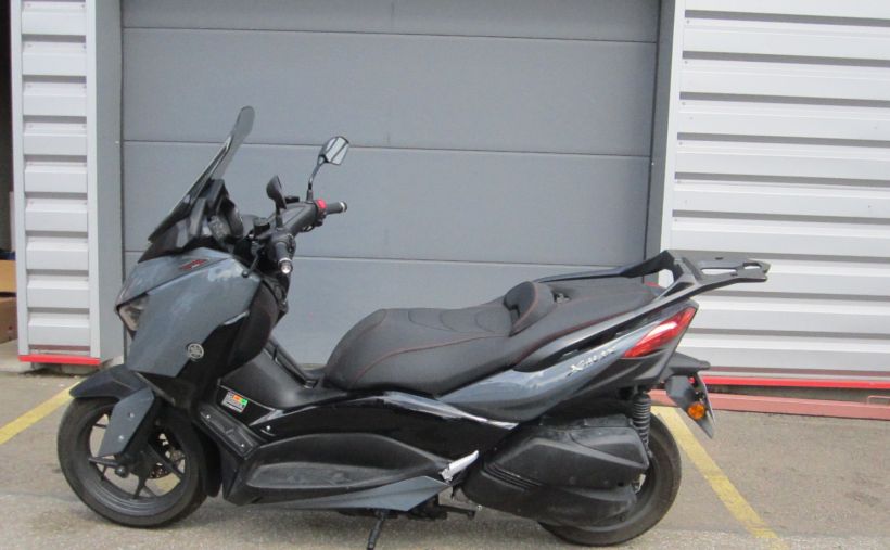 YAMAHA XMAX 300 Tech Max 1