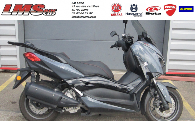 YAMAHA XMAX 300 Tech Max 0