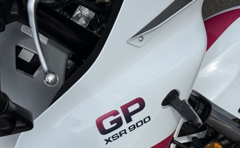 YAMAHA XSR 900 GP 8