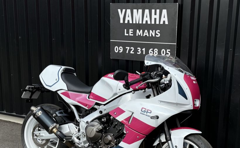 YAMAHA XSR 900 GP 1