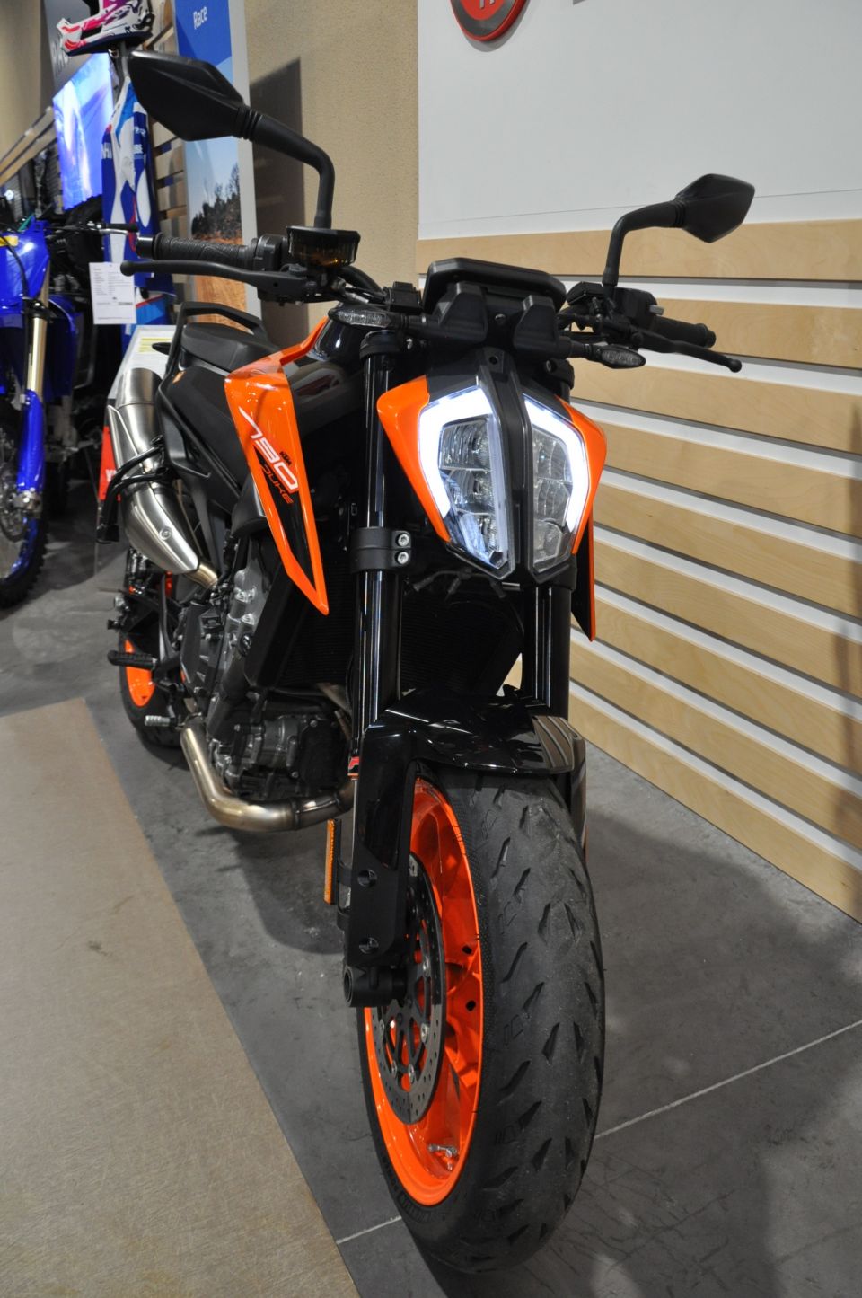 KTM 790 DUKE L 7