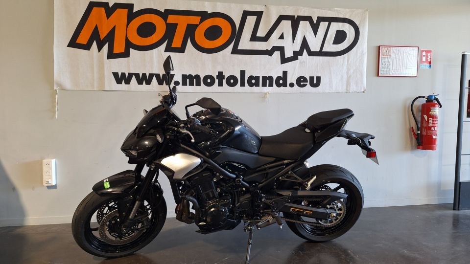 KAWASAKI Z 900 9