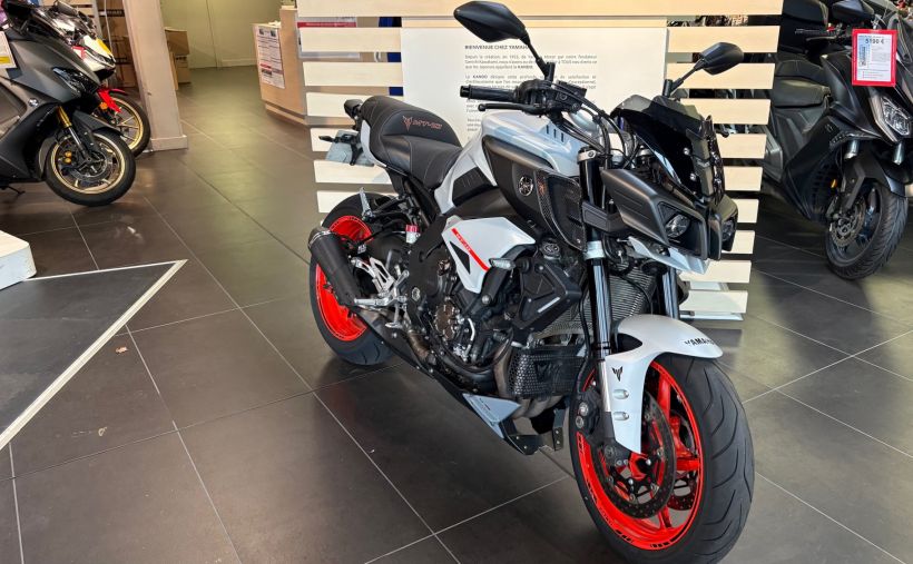 YAMAHA MT-10 0