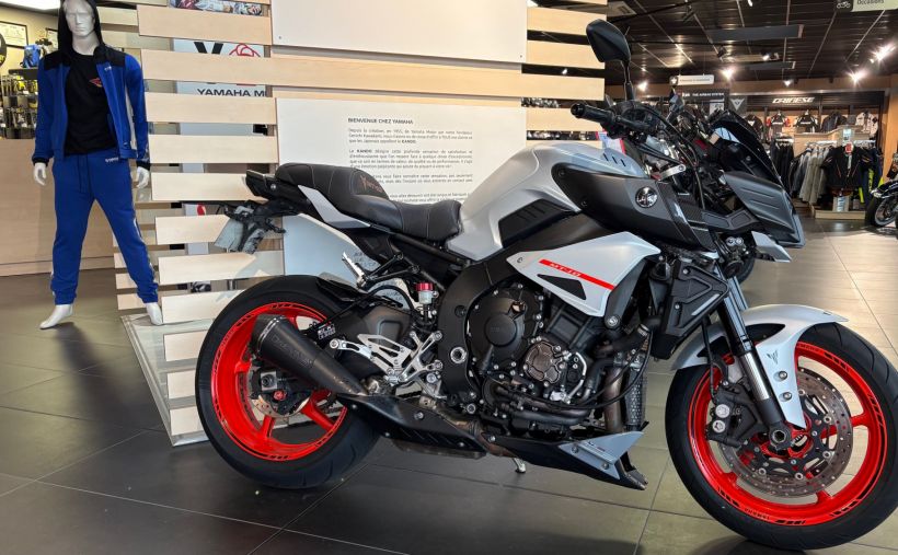 YAMAHA MT-10 1