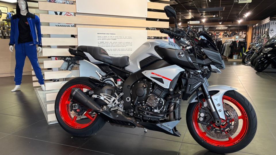 YAMAHA MT-10 1