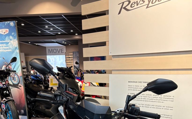 YAMAHA MT-10 2