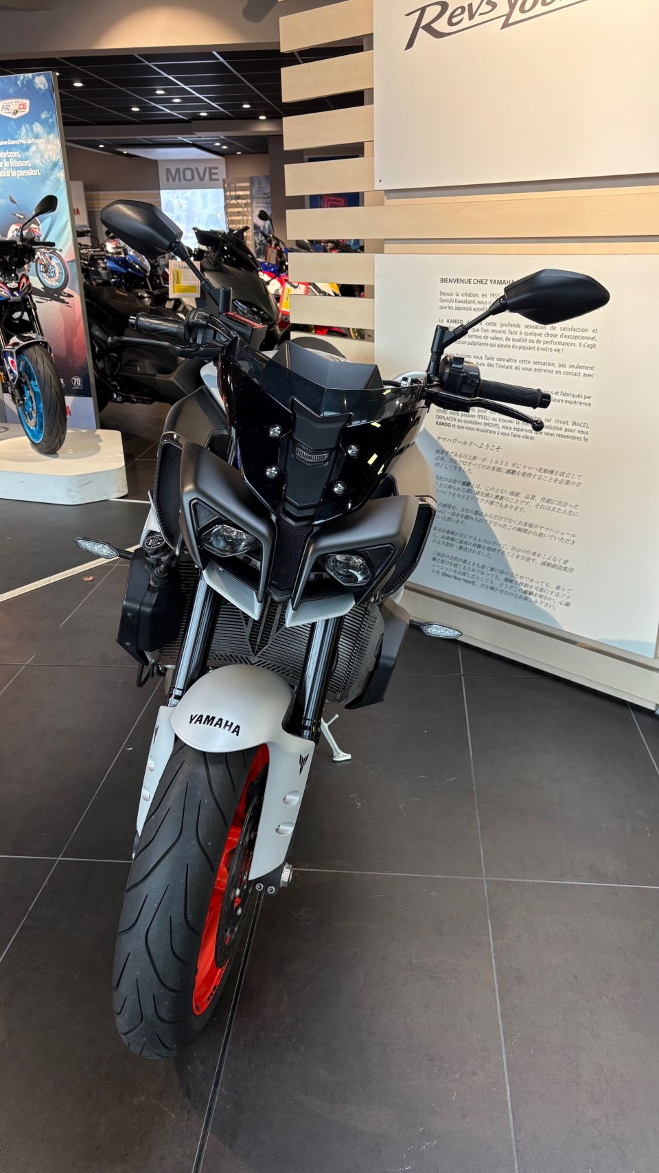 YAMAHA MT-10 2