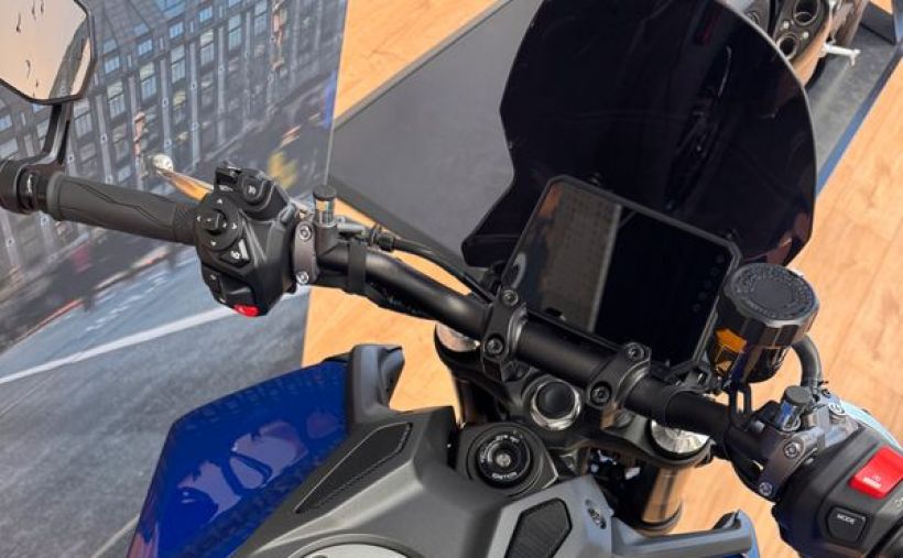YAMAHA MT-09 4