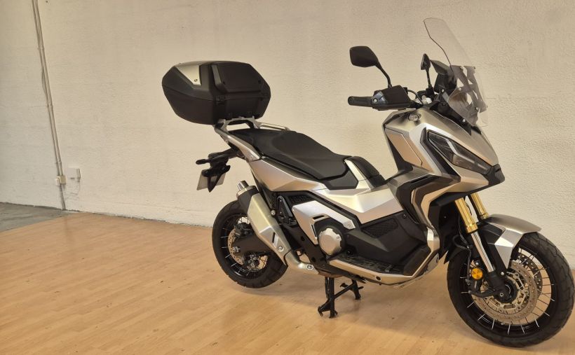 HONDA X-ADV 4