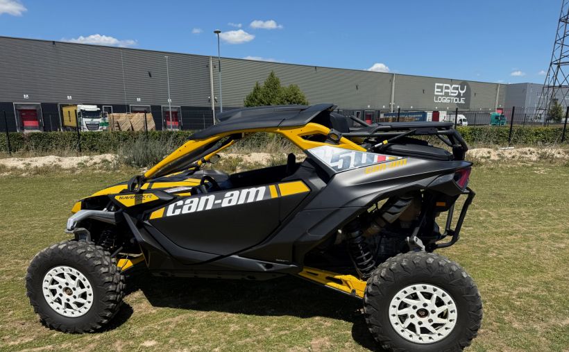 CAN-AM MAVERICK 1