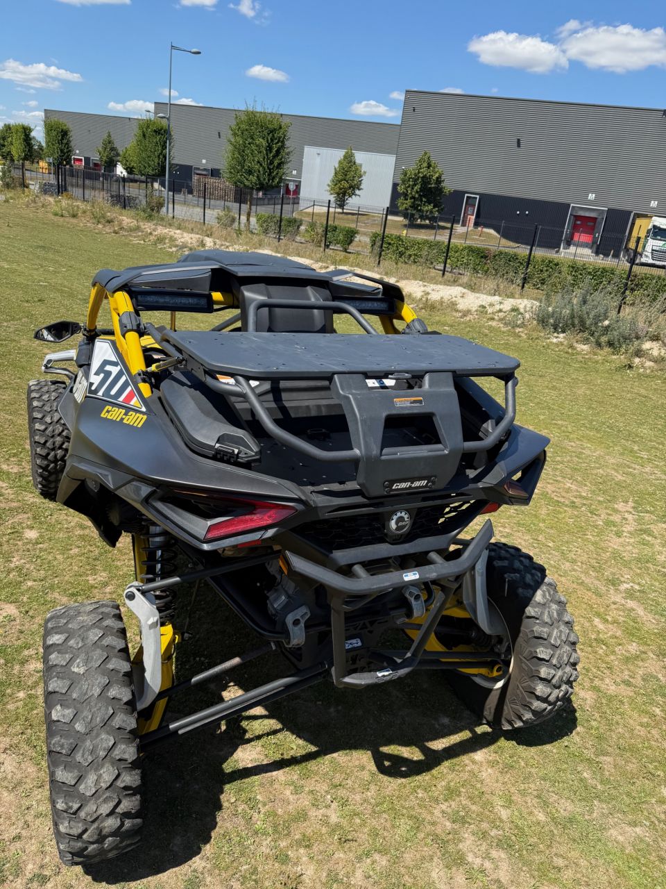 CAN-AM MAVERICK 10