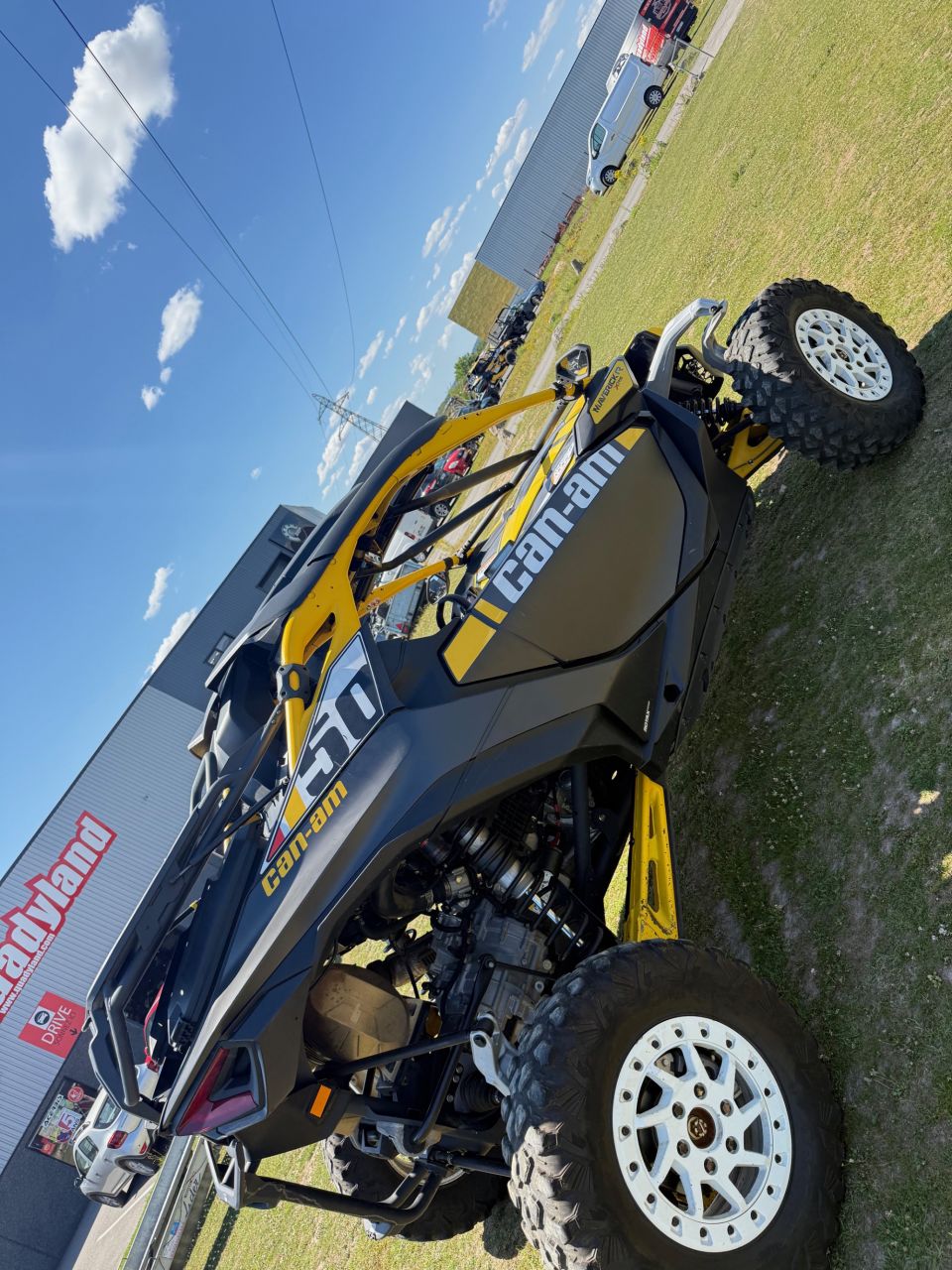 CAN-AM MAVERICK 15
