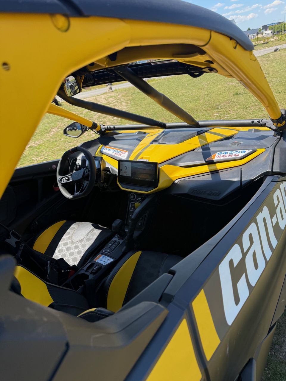 CAN-AM MAVERICK 20