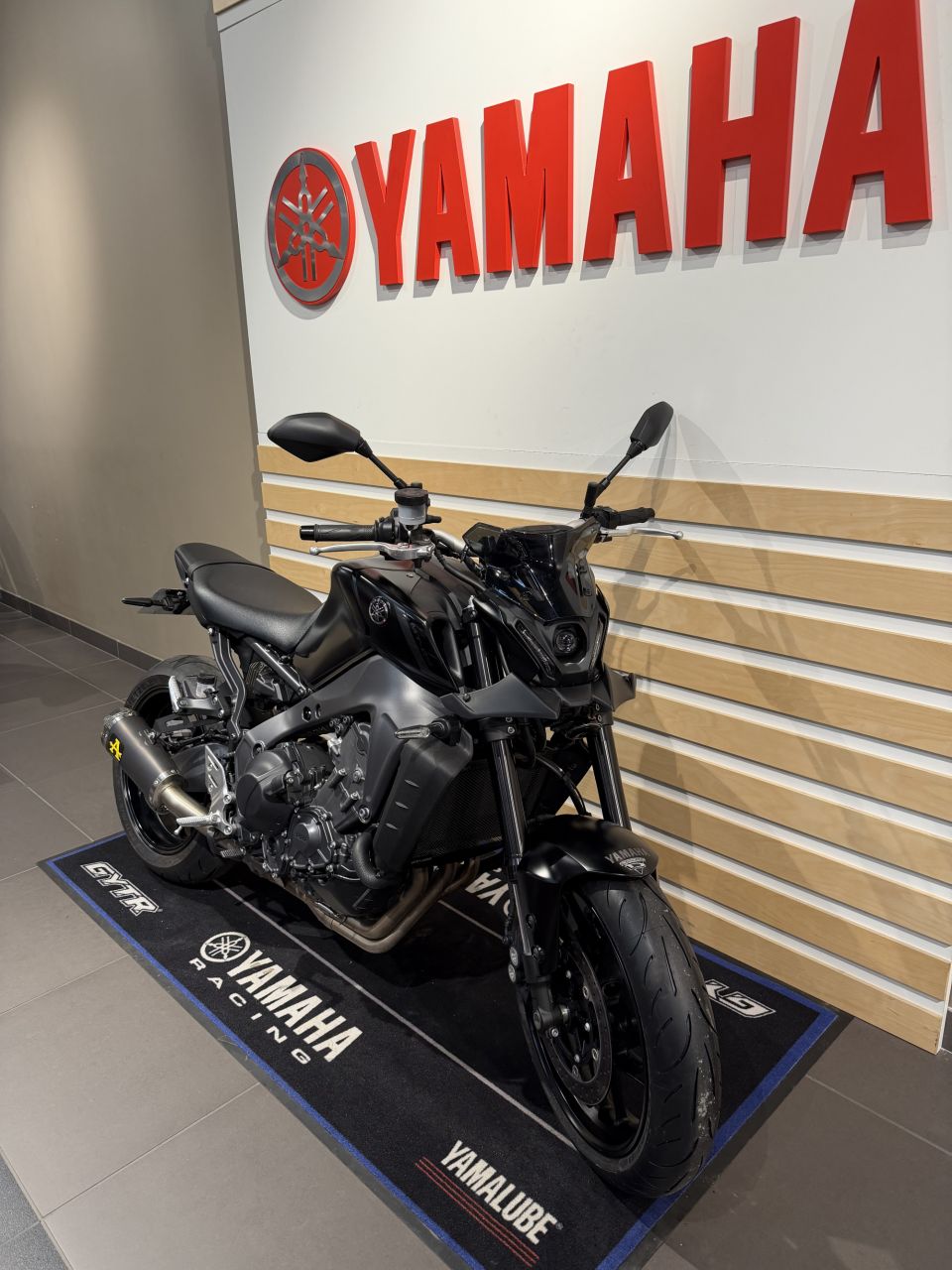 YAMAHA MT-09 2