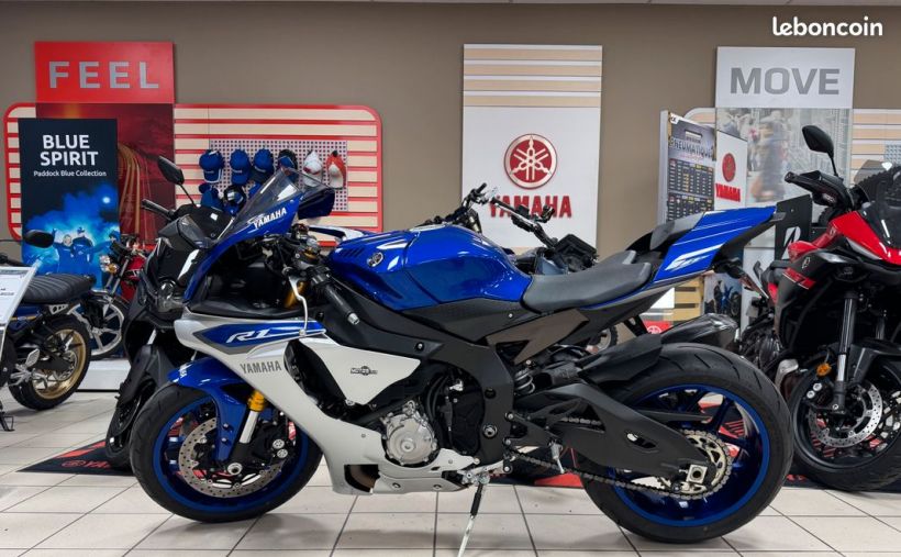 YAMAHA YZF 1000 R1 4