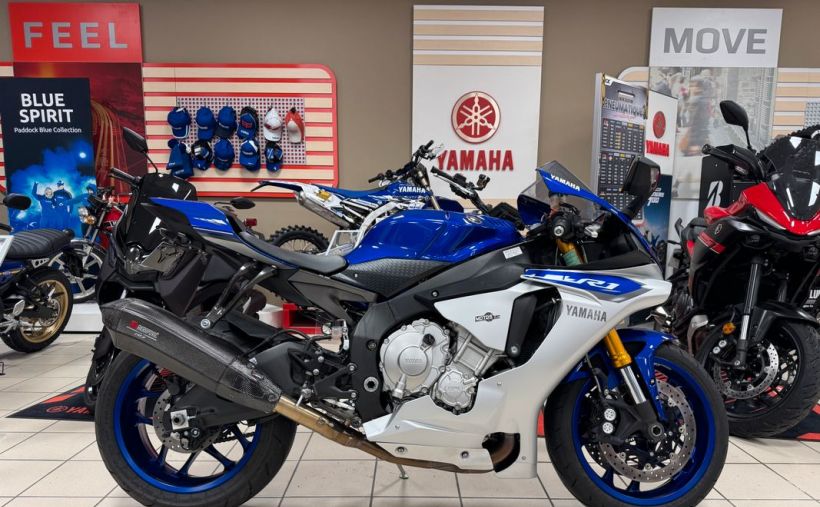 YAMAHA YZF 1000 R1 0