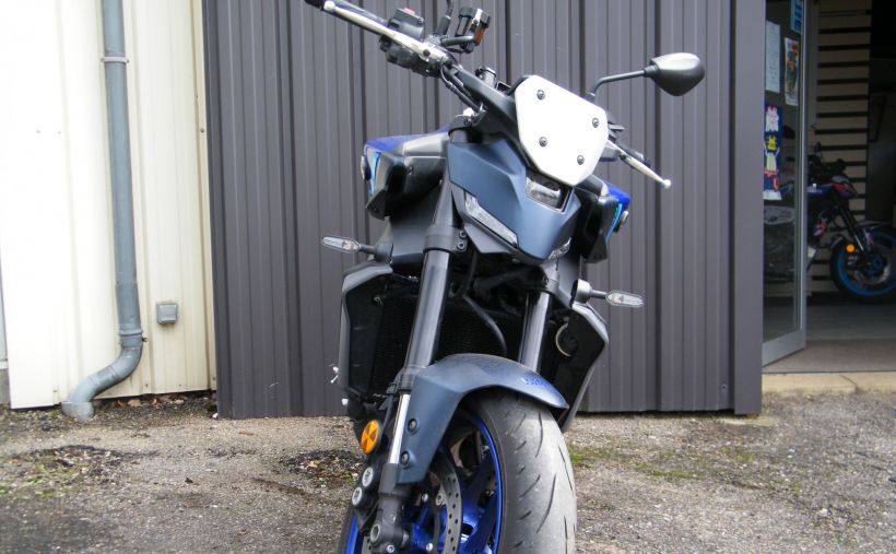 YAMAHA MT-09 8