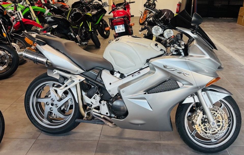 HONDA VFR 800 VTEC 8