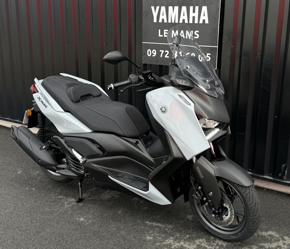 YAMAHA XMAX 125 TECH MAX 10