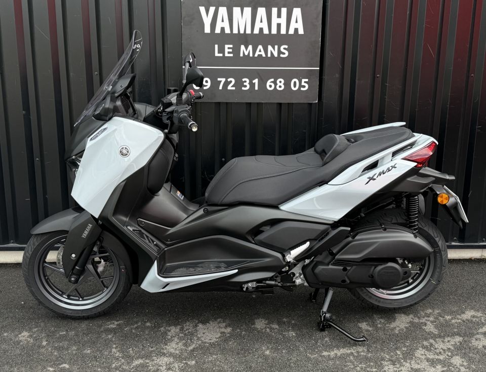 YAMAHA XMAX 125 TECH MAX 15