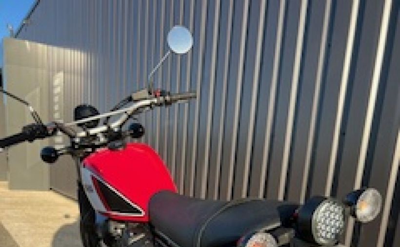 YAMAHA SCR 950 3