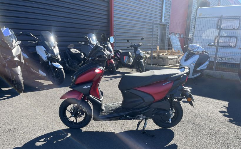YAMAHA RayZR 125 0