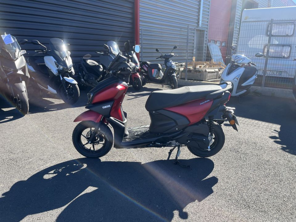 YAMAHA RayZR 125 0