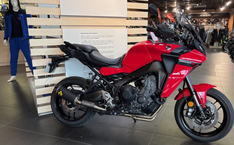 YAMAHA TRACER 9 1
