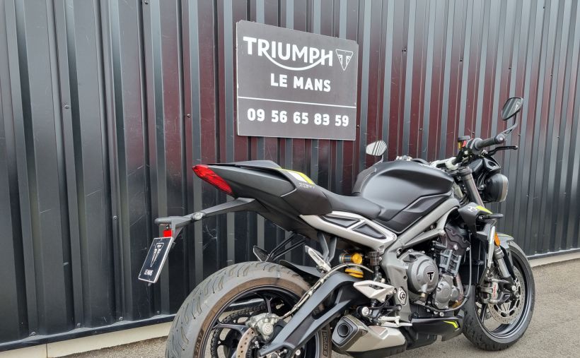 TRIUMPH STREET TRIPLE 765 RS 2