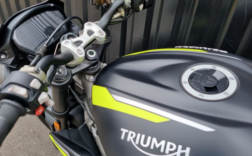 TRIUMPH STREET TRIPLE 765 RS 6