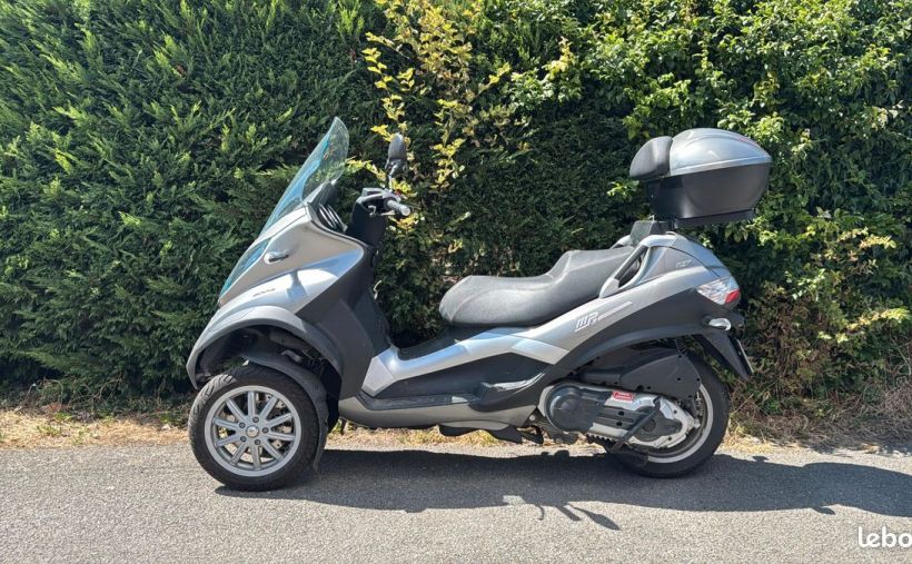 PIAGGIO MP3 400 1