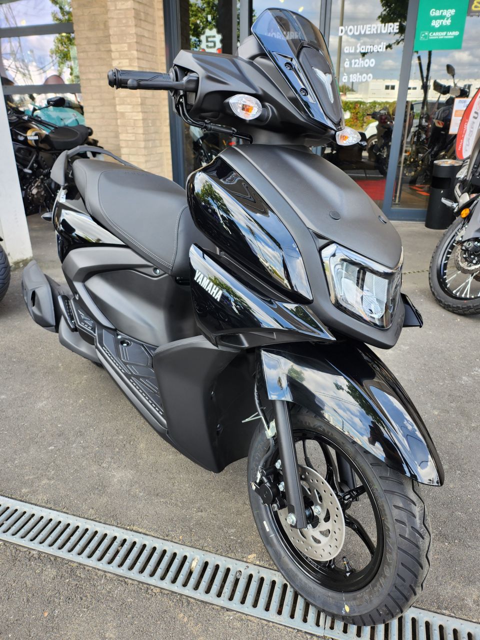 YAMAHA RayZR 125 0