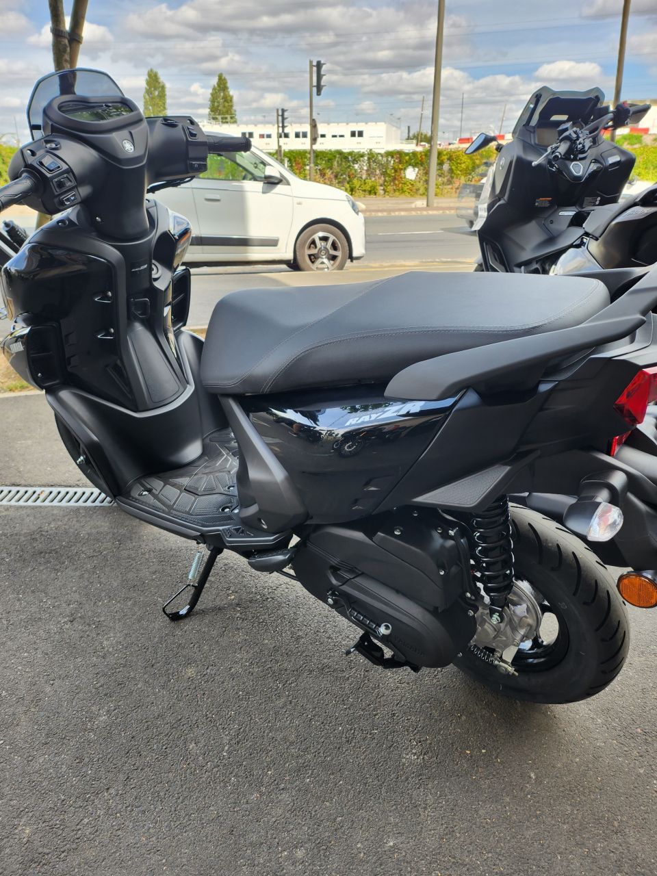 YAMAHA RayZR 125 2