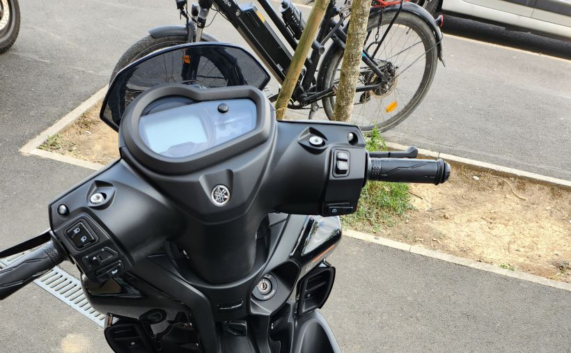 YAMAHA RayZR 125 3