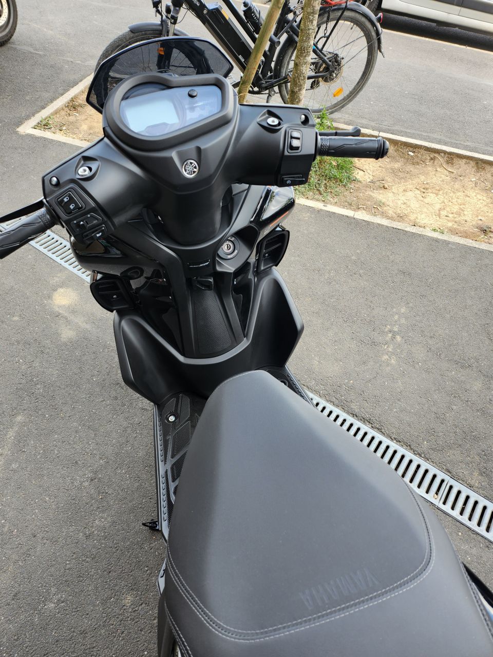 YAMAHA RayZR 125 3