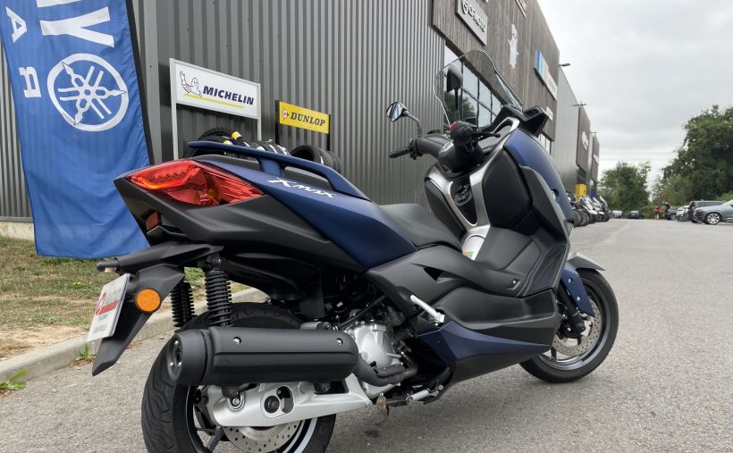 YAMAHA XMAX 125 3
