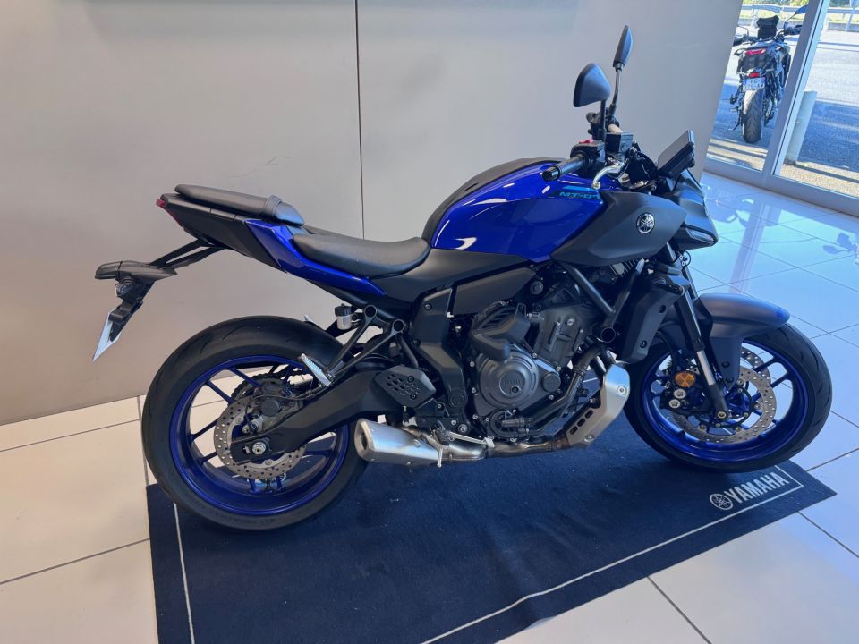 YAMAHA MT-07 Y-AMT 4
