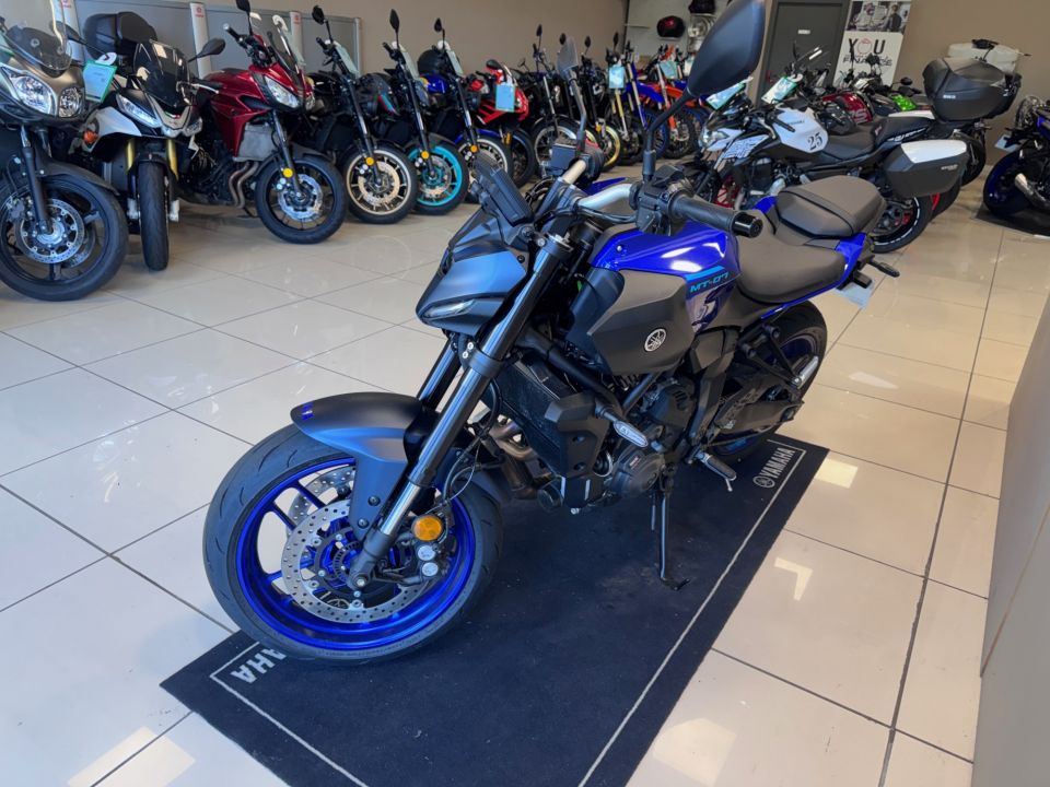 YAMAHA MT-07 Y-AMT 2