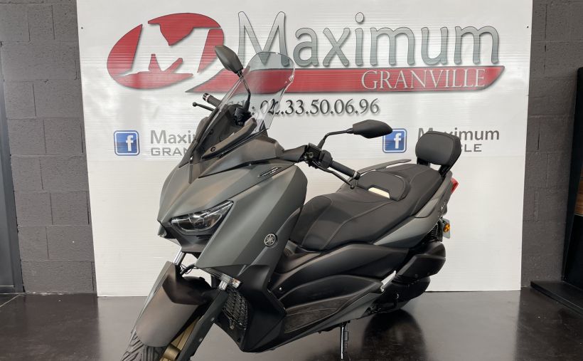YAMAHA XMAX 300 Tech Max 6