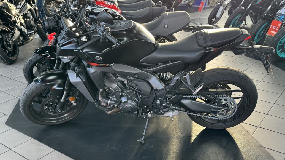 YAMAHA MT-09 2