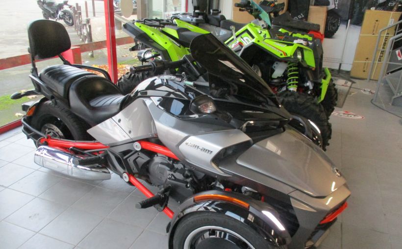 CAN-AM SPYDER F3-S 10